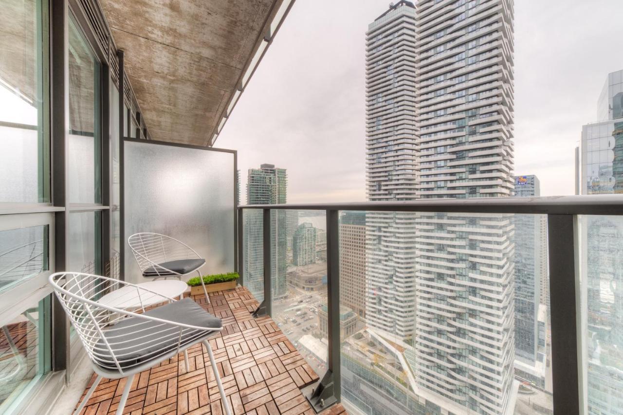 Stylish Newly Furnished Condo With Beautiful Lake View Toronto Exteriér fotografie