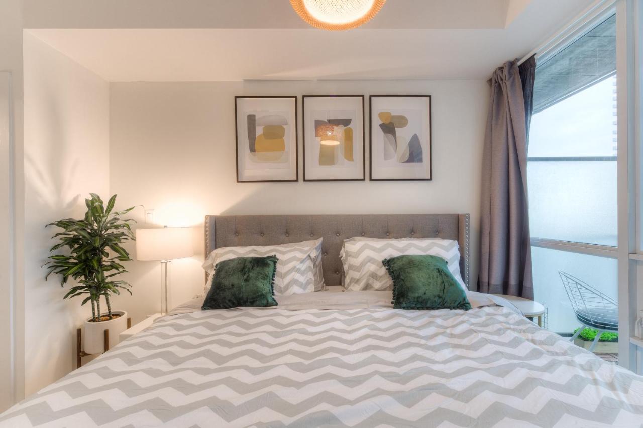 Stylish Newly Furnished Condo With Beautiful Lake View Toronto Exteriér fotografie