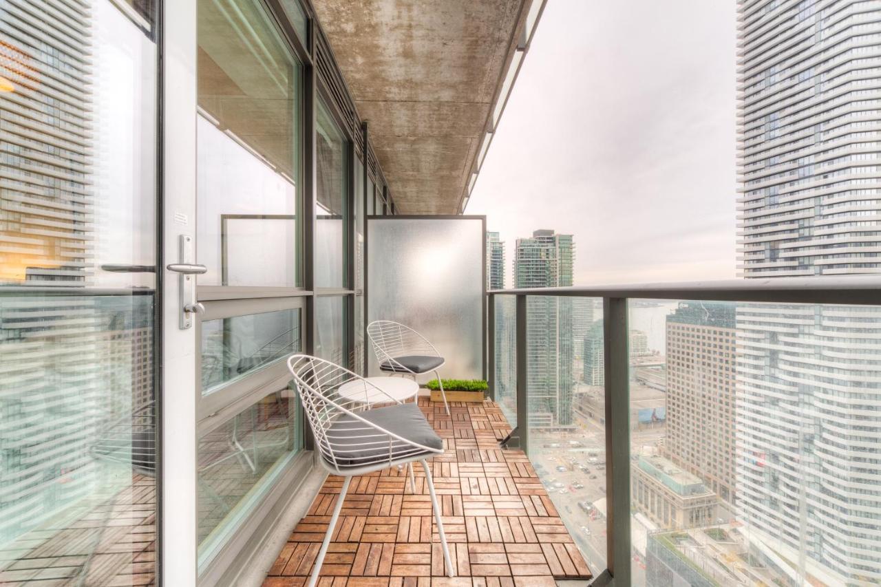 Stylish Newly Furnished Condo With Beautiful Lake View Toronto Exteriér fotografie