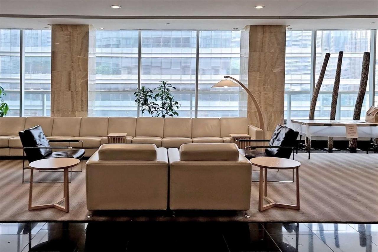 Stylish Newly Furnished Condo With Beautiful Lake View Toronto Exteriér fotografie